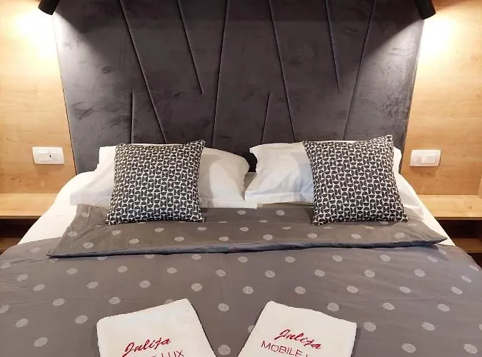 Julija Mobile Lux Camping